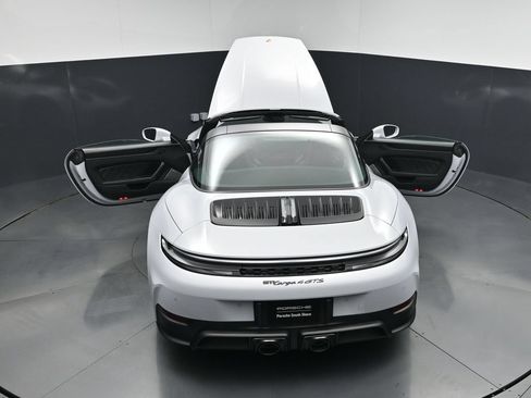 Certified 2025 Porsche 911 Targa 4 GTS AWD/4WD image 33