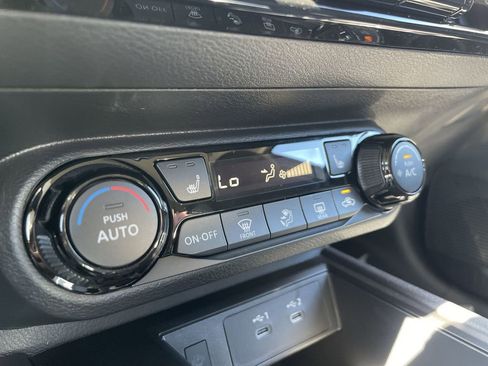 New 2026 Nissan Kicks SV w/ SV Premium Package image 27