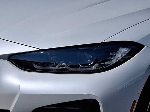 Used 2022 BMW i4 eDrive40 w/ M Sport Package RWD image 9