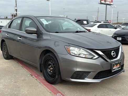 Used 2017 Nissan Sentra S image 3