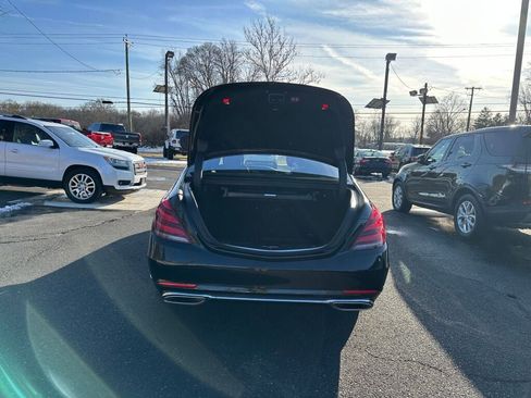 Used 2019 Mercedes-Benz S 560 4MATIC Sedan w/ Premium Package image 28