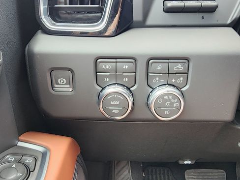 New 2026 GMC Sierra 3500 Denali Ultimate AWD/4WD image 23