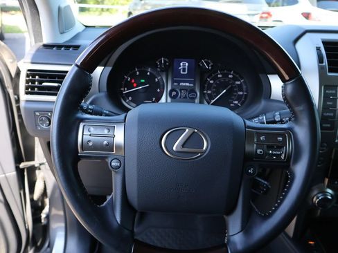 Used 2019 Lexus GX 460 Premium AWD/4WD image 30