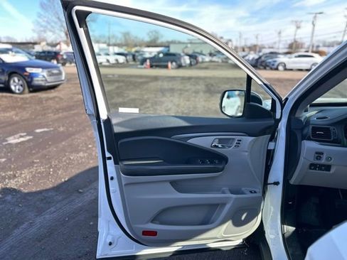 Used 2024 Honda Ridgeline RTL image 11