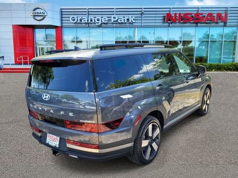 Used 2025 Hyundai Santa Fe Limited AWD/4WD image 2