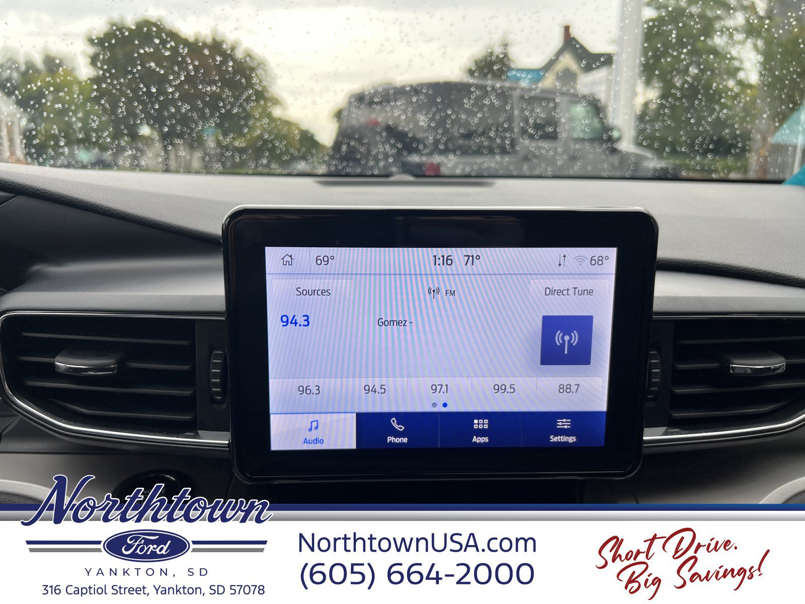Used 2024 Ford Explorer XLT w/ Equipment Group 202A AWD/4WD image 18