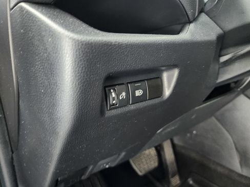 Used 2024 Toyota RAV4 XLE image 38