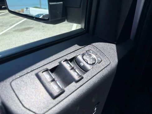 Used 2019 Ford F150 XLT w/ Equipment Group 302A Luxury AWD/4WD image 11