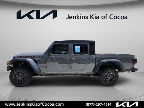 Used 2021 Jeep Gladiator Mojave AWD/4WD image 8