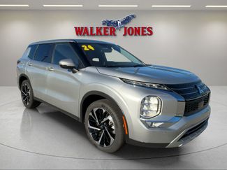 Used 2024 Mitsubishi Outlander SE video 1