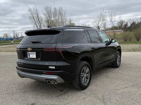Used 2026 Chevrolet Traverse LT w/ Driver Confidence Package AWD/4WD image 4