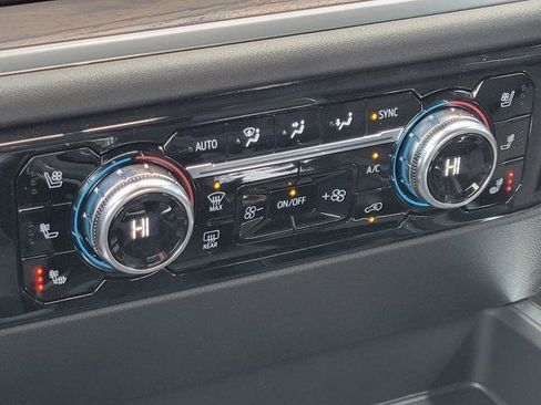 New 2026 GMC Sierra 1500 SLT w/ SLT Premium Package image 19