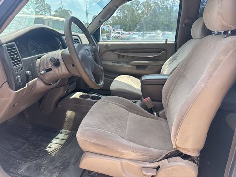 Used 2001 Toyota Tacoma PreRunner RWD image 9