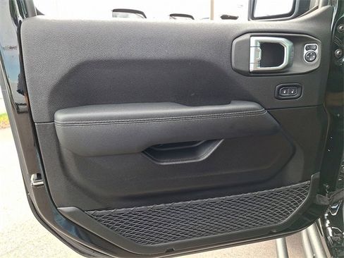 Used 2023 Jeep Wrangler Rubicon w/ Cold Weather Group image 12