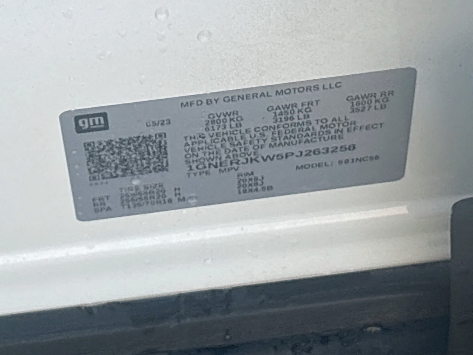 Used 2023 Chevrolet Traverse RS FWD image 32