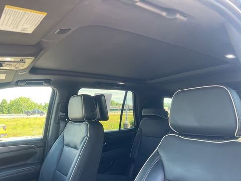 Used 2021 GMC Yukon SLT w/ SLT Premium Package AWD/4WD image 16