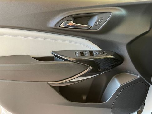 Used 2025 Chevrolet Trax LT image 18