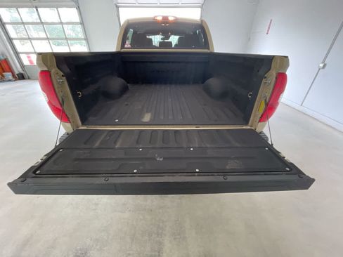 Used 2019 Toyota Tundra SR5 w/ SR5 Upgrade Package AWD/4WD image 22
