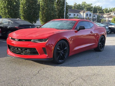 Used 2018 Chevrolet Camaro LT RWD image 13