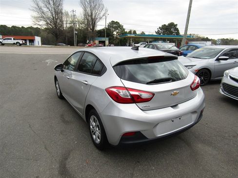Used 2019 Chevrolet Cruze LS image 6
