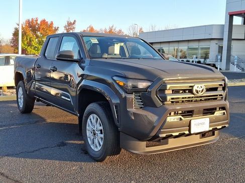 Certified 2024 Toyota Tacoma SR5 AWD/4WD image 2