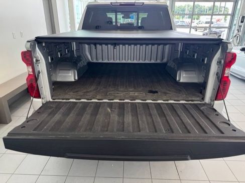 Certified 2022 Chevrolet Silverado 1500 LT w/ Leather Package AWD/4WD image 41