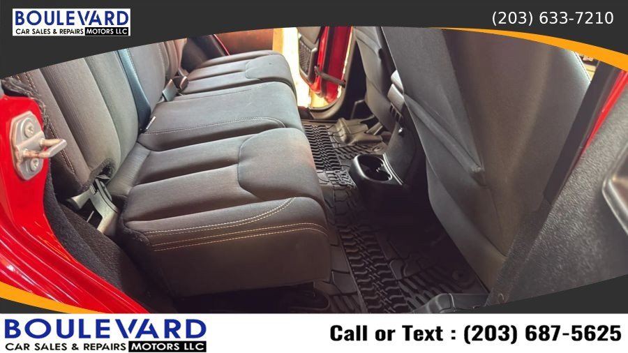 Used 2016 Jeep Wrangler Unlimited Sahara AWD/4WD image 28