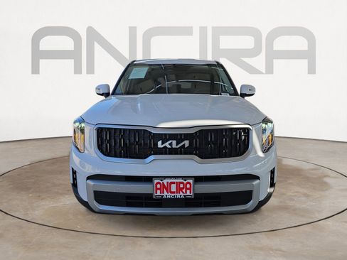 Certified 2025 Kia Telluride LX image 3
