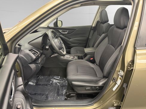 Certified 2023 Subaru Forester Premium AWD/4WD image 9