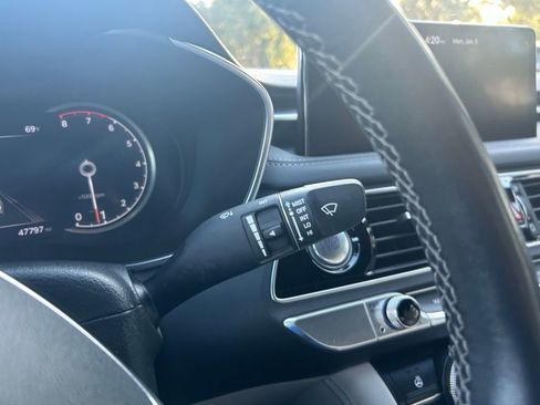 Used 2023 Genesis G70 2.0T image 22