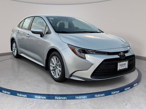 New 2026 Toyota Corolla LE FWD image 2