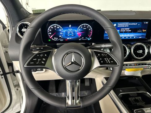 New 2026 Mercedes-Benz GLA 250 4MATIC image 26