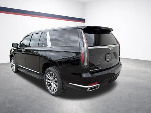 Used 2022 Cadillac Escalade ESV Premium Luxury AWD/4WD image 4