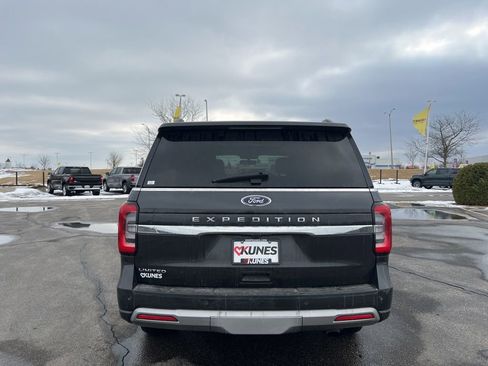 Used 2024 Ford Expedition Limited image 4