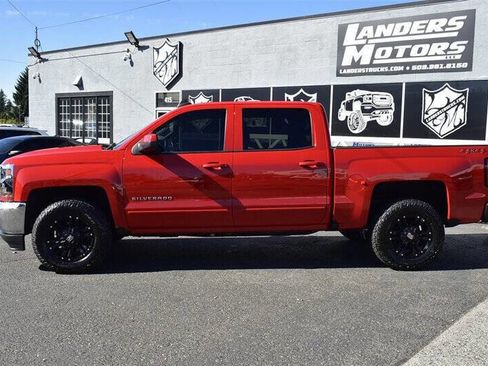Used 2018 Chevrolet Silverado 1500 LT w/ LT Eassist Package image 2