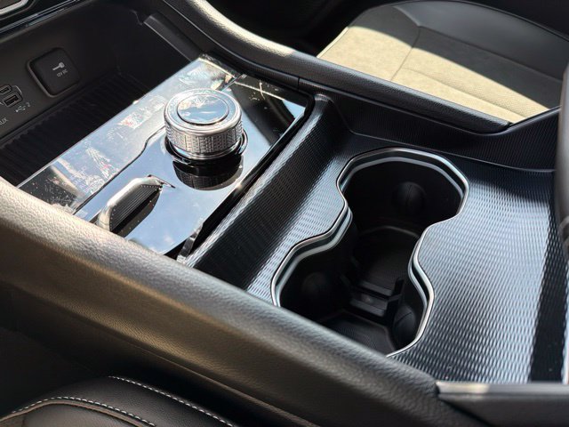 New 2026 Jeep Grand Cherokee Altitude AWD/4WD image 20