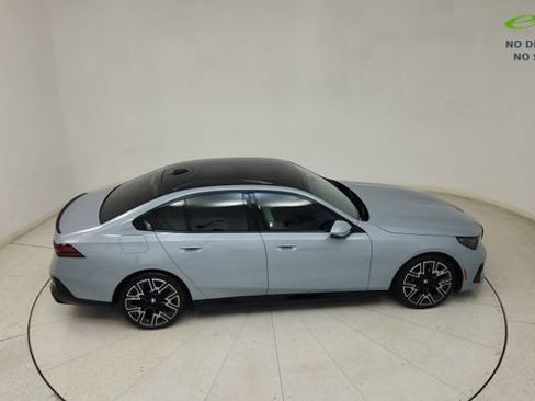 Used 2026 BMW i5 eDrive40 w/ M Sport Package RWD image 28