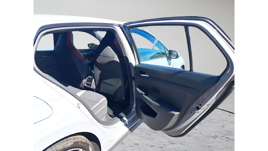 New 2026 Volkswagen GTI SE FWD image 12