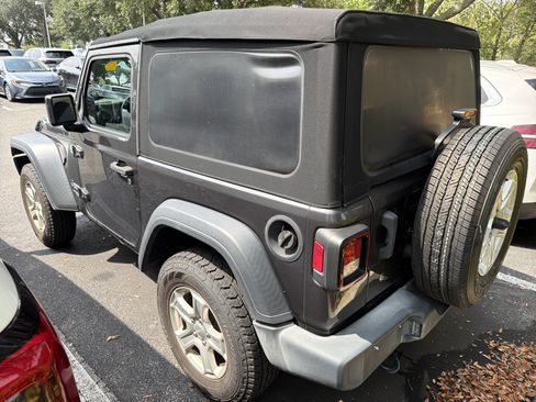 Used 2020 Jeep Wrangler Sport AWD/4WD image 3