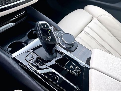 Used 2021 BMW 540i w/ Premium Package RWD image 15