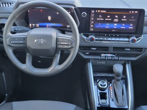 Used 2025 Chevrolet Colorado Trail Boss image 24