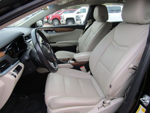 Used 2019 Cadillac XTS Luxury image 8