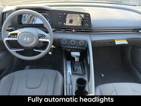 Used 2026 Hyundai Elantra SE FWD image 15