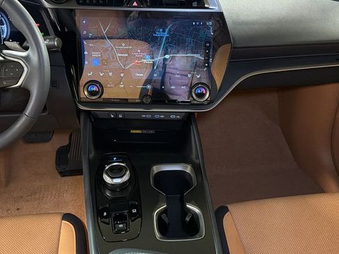 Certified 2025 Lexus RZ 450e image 18