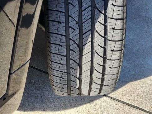 Used 2022 Jeep Compass Limited w/ Elite Group image 18