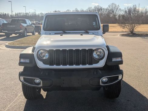 New 2026 Jeep Gladiator Sport image 8