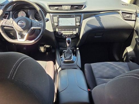 Used 2018 Nissan Rogue Sport SV w/ SV Technology Package image 8