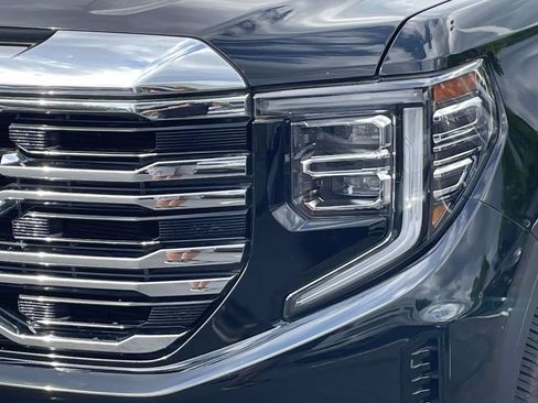 Used 2024 GMC Sierra 1500 SLT w/ SLT Premium Plus Package AWD/4WD image 8