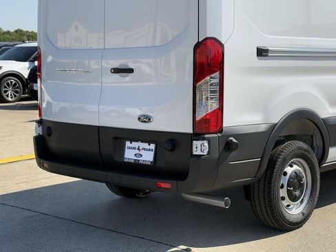 New 2025 Ford Transit 250 148 Medium Roof image 7