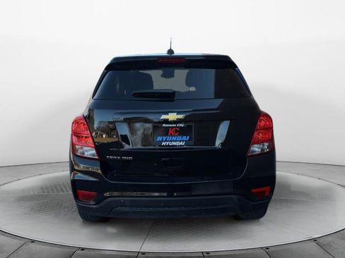 Used 2022 Chevrolet Trax LS w/ Tint and Cruise Package image 4